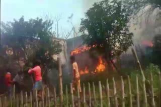 five houses caught fire in bettiah