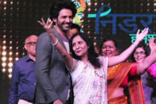 kartik aaryan on mother's battle with cancer