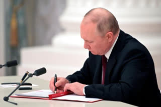 The increased adoption of cryptocurrencies is helping Russian President Vladimir Putin evade the first wave of financial sanctions from the West and the country may legalise cryptocurrencies in order to sustain and virtually avoid all the sanctions as it invades Ukraine.