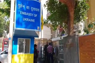 russia-attack-on-ukraine-intensifies-families-of-indian-students-forced-to-wander-here-and-there-in-trouble