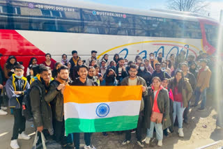 The first batch of Indian students leave Chernivtsi for the Ukraine-Romanian border: source
