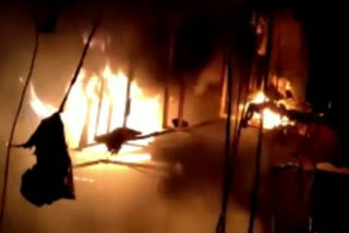 fire broke out in clothing shop of Turabnagar Ghaziabad