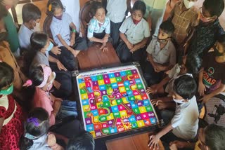 Thottumukkam Govt UP School letters snake and ladder  letters snake and ladder for students to learn malayalam language easily  മലയാള ഭാഷാ പഠനം അക്ഷര പാമ്പും കോണിയും  തോട്ടുമുക്കം ഗവൺമെന്‍റ് യു.പി സ്‌കൂൾ അക്ഷര പാമ്പും കോണിയും  അക്ഷരങ്ങൾ പഠിപ്പിക്കാൻ അക്ഷര പാമ്പും കോണിയും  akshara paambum koniyum