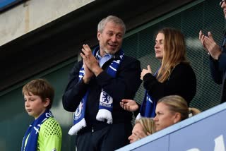 Chelsea's Russian owner Abramovich  Abramovich hands over club control to charitable foundation  Chelsea  ചെല്‍സി  ചെല്‍സിയുടെ നിയന്ത്രണം ചാരിറ്റബിൾ ഫൗണ്ടേഷന്  ചെല്‍സി ഉടമ റോമൻ അബ്രമോവിച്ച്  റോമൻ അബ്രമോവിച്ച്