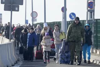 Denied entry into Poland Slovakia claim Indian nationals  അതിർത്തി കടത്താതെ പോളണ്ട് സ്ലൊവാക്യ  യുക്രൈൻ അതിർത്തിയിൽ കുടുങ്ങി ഇന്ത്യൻ പൗരർ  ഉക്രൈൻ റഷ്യ യുദ്ധം  യുക്രെയ്ൻ റഷ്യ ആക്രമണം  ഉക്രെയ്ൻ റഷ്യ സംഘർഷം  Russia attack Ukraine  Russia Ukraine War  Russia Ukraine Crisis News  indian nationals stranded in ukraine