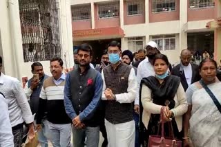 three-bjp-leaders-including-ranchi-mp-sanjay-seth-surrendered-in-ranchi-civil-court