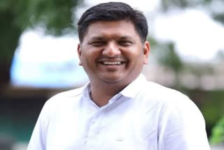 minister Prajakt Tanpure