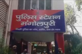 हथियार के दम पर लूट की वारदात