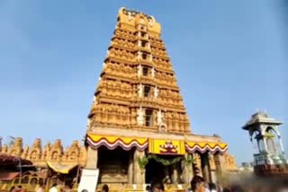 evotees-rushing-towards-nanjanagudu-temple