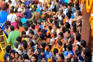 Crowd of devotees gathered in Deoghar