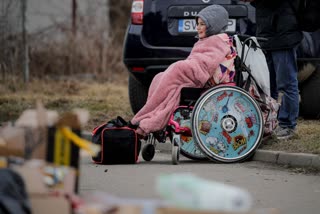 UN says Ukraine refugee surge soon to hit 1M  Ukraine refugee  Russia Ukraine war  Russia attack Ukraine  Russia Ukraine War  Russia Ukraine News  Russia Ukraine Crisis News  Russia-ukraine conflict  vladimir putin  Russia-Ukraine War Crisis  russia declares war on ukraine  Russia-Ukraine live news  യുക്രൈനിൽ പലായനം തുടരുന്നു  റഷ്യ യുക്രൈൻ അധിനിവേശം  യുക്രൈൻ  യുക്രൈൻ പലായനം  ഷാബിയ മണ്ടോ  യു‌എൻ‌എച്ച്‌സി‌ആർ