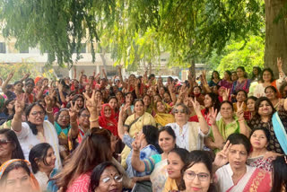 BJP women workers met Vasundhara Raje