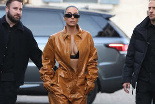 Kim Kardashian now legally single from Kanye West,Kim Kardashian And Kanye West Photos,Kim Kardashian Hot Photos,Kanye West Photos,Hollywood Actress Divorce,Hollywood actress Kim Kardashian Divorce,ಹಾಲಿವುಡ್​ ಸೆಲೆಬಿಟ್ರಿಗಳ ವಿಚ್ಛೇದನ,ಬಾಲಿವಿಡ್​ ಸೆಲೆಬಿಟ್ರಿಗಳ ವಿಚ್ಛೇದನ,ಕಿಮ್ ಕಾರ್ಡಶಿಯಾನ್ ಮತ್ತು ಕೇನ್ ವೆಸ್ಟ್ ವಿಚ್ಛೇದನ,ಲಾಸ್ ಏಂಜಲೀಸ್ ಹೈಕೋರ್ಟ್ ತೀರ್ಪು,ರ‍್ಯಾಪರ್ ಕೇನ್ ವೆಸ್ಟ್ ಫೋಟೋಗಳು,ಕಿಮ್ ಕಾರ್ಡಶಿಯಾನ್ ಹಾಟ್​ ಪೋಟೋ