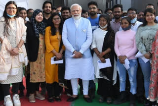 pm-narendra-modi-met-ukraine-return-students