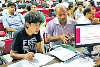 B.Tech Colleges Start From October