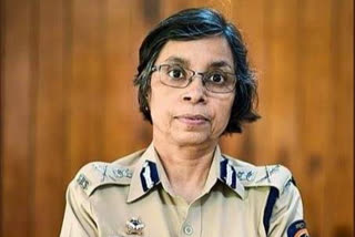 Senior IPS officer Rashmi Shukla illegally tapped the phones of Shiv Sena MP Sanjay Raut and NCP leader Eknath Khadse, the Mumbai police has claimed in an FIR registered against her and some other officials.