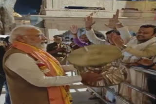 PM Modi plays damru at Kashi Vishwanath temple