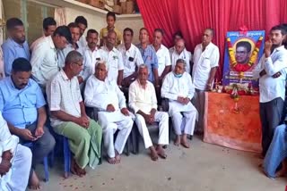 Former Minister HK Patil visited Haveri Naveen Residence