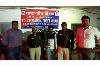 पुलिस की गिरफ्त में आरोपी