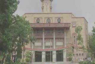 Gujarat University Online Exam: ગુજરાત યુનિ.ની ઓનલાઇન પરીક્ષામાં છબરડો, ઓનલાઇન પરીક્ષામાં બીજું પેપરમાં બીજું પૂછ્યું