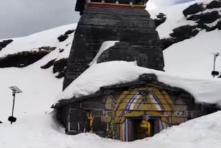 snowfall in tungnath temple