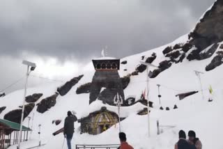 heavy snowfall in tunganadh temple