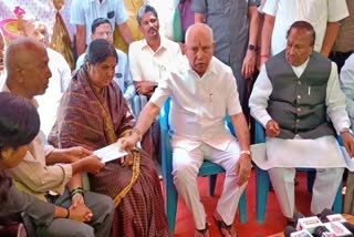 BS Yediyurappa to hand over RS 25 lakh cheque to harsha family