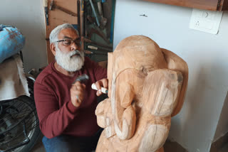 Shivendra Singh Parihar made idols of Ganesh ji