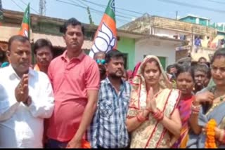 Municipality Election: ନବରଙ୍ଗପୁରରେ ବିଜେପି ପ୍ରାର୍ଥୀଙ୍କ ନାମାଙ୍କନ ପତ୍ର ଦାଖଲ