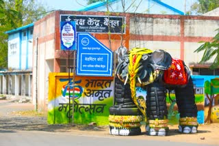 one ton elephant made from old tires