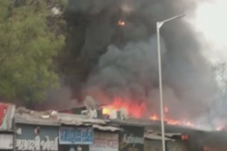 Fire in Ahmedabad : ખોખરામાં ભજીયા હાઉસમાં લાગી ભીષણ આગ, 8 ફાયરની ગાડીઓ ઘટના સ્થળે