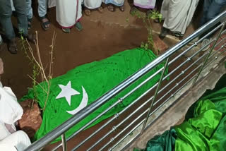 panakkad hyderali shihab thangal buried  hyderali shihab thangal dies  പാണക്കാട് ഹൈദരലി ശിഹാബ് തങ്ങൾ ഖബറടക്കം  ഹൈദരലി ശിഹാബ് തങ്ങൾ അന്തരിച്ചു