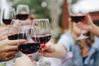 Drinking wine with meals linked to lower type 2 diabetes risk