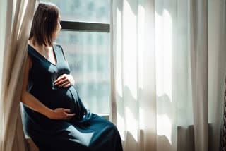 Many pregnant postpartum women experience depression, how pregnancy affects mental health, mental health tips for women, female health tips, healthy pregnancy tips