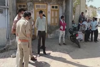 Murder case in Chanasma : ખોરસમમાં પિતા-પુત્રએ આધેડને પેટના ભાગે છરો મારતા ગામમાં પોલીસ બંદોબસ્ત ગોઠવાયો