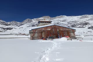 Snow frozen in Kedarnath Dham