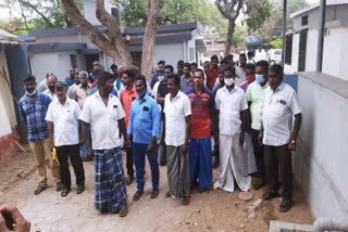 farmers-demand-government-to-open-sand-quarry-in-karur