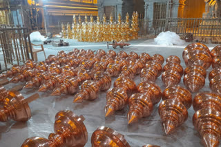 Gold and copper urns reached to Yadadri temple