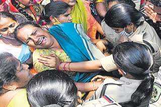 Anganwadi chalo collectorate