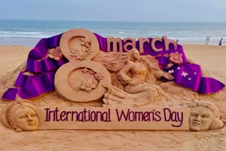 International Women's Day: ବାଲୁକା କଳାରେ ଶୁଭେଚ୍ଛା