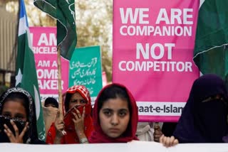 women's day  pakistan  the dawn  editorial  imran khan  taliban  sharia law  aurat march  പാകിസ്ഥാന്‍ സര്‍ക്കാരിനെതിരെ ദ ഡ്വാന്‍  ഔറത്ത് മാര്‍ച്ചിനെതിരെ ഇസ്ലാമിക സംഘടനകളുടെ എതിര്‍പ്പ്  Global gender index