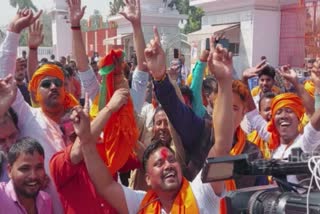 bjp celebration in up  uttar pradesh assembly election results  യുപി തെരഞ്ഞെടുപ്പ് ഫലം  യുപിയില്‍ ബിജെപിക്ക് ഭരണത്തുടര്‍ച്ച  ബിജെപി പ്രവര്‍ത്തകര്‍ ആഹ്ലാദത്തില്‍