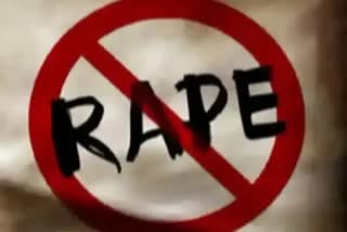 andhra pradesh woman gang raped  woman gang raped in pallipalem beach  boyfriend tied to tree woman gang raped  ആന്ധ്രാപ്രദേശ് യുവതി ബലാത്സംഗം  ബീച്ച് യുവതി ബലാത്സംഗം  സുഹൃത്തിനെ കെട്ടിയിട്ട് ബലാത്സംഗം