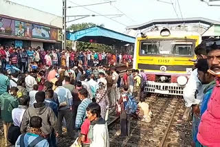 Rail blocked at Hooghly over train cancellation delay