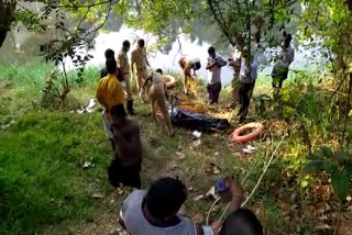 ഓട്ടോ ഡ്രൈവർ തോട്ടിൽ മരിച്ച നിലയിൽ  Auto driver found dead in Kottayam  Auto driver found dead in a ravine in Kidangoor  ഓട്ടോ ഡ്രൈവറെ മരിച്ച നിലയിൽ കണ്ടെത്തി
