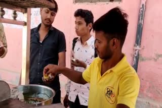 Free panipuri fed in bansur