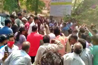 Odisha MLA rams vehicle into crowd killing one persons and injuring many others. The MLA was thrashed by irate locals