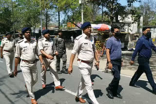 Latehar administration took out march past and appealed people to celebrate Holi in peaceful manner