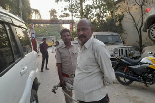 drunk constable arrested by police in Siwan