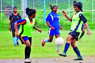 team announced for SAIF U 18 Football Championship  सैफ U18 चैंपियनशिप  सैफ अंडर 18 महिला फुटबॉल  महिला फुटबॉल चैंपियनशिप  लड़कियों का भारतीय फुटबॉल में उज्जवल भविष्य  भारतीय फुटबॉल महासंघ  झारखंड में खेल  झारखंड की महिला खिलाड़ी  झारखंड में महिला फुटबॉलर  Jharkhand news  ranchi news